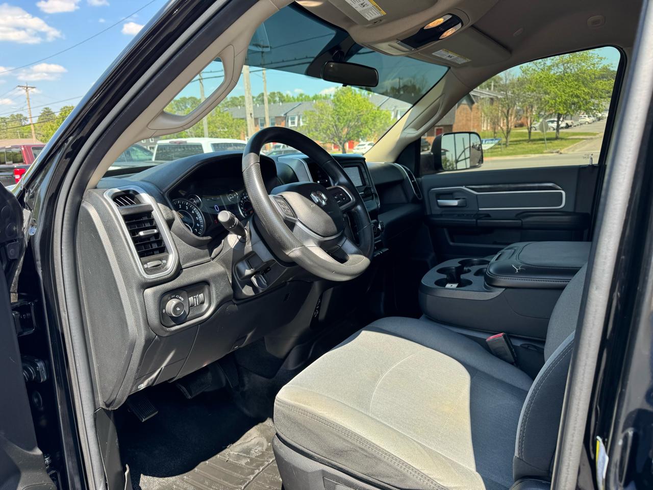 RAM 2500 Big Horn 4x4 Crew Cab 6'4" Box 2020