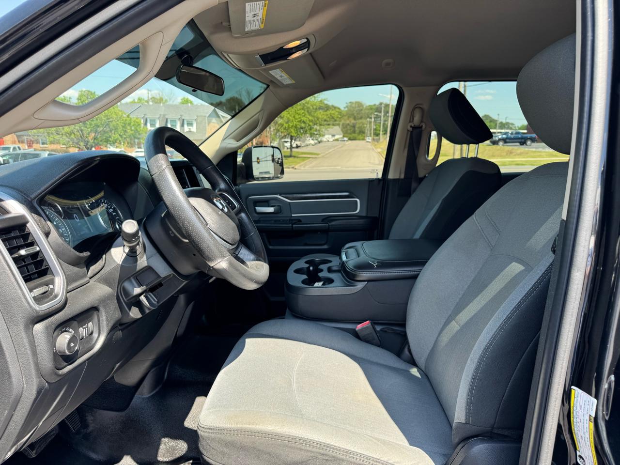 RAM 2500 Big Horn 4x4 Crew Cab 6'4" Box 2020