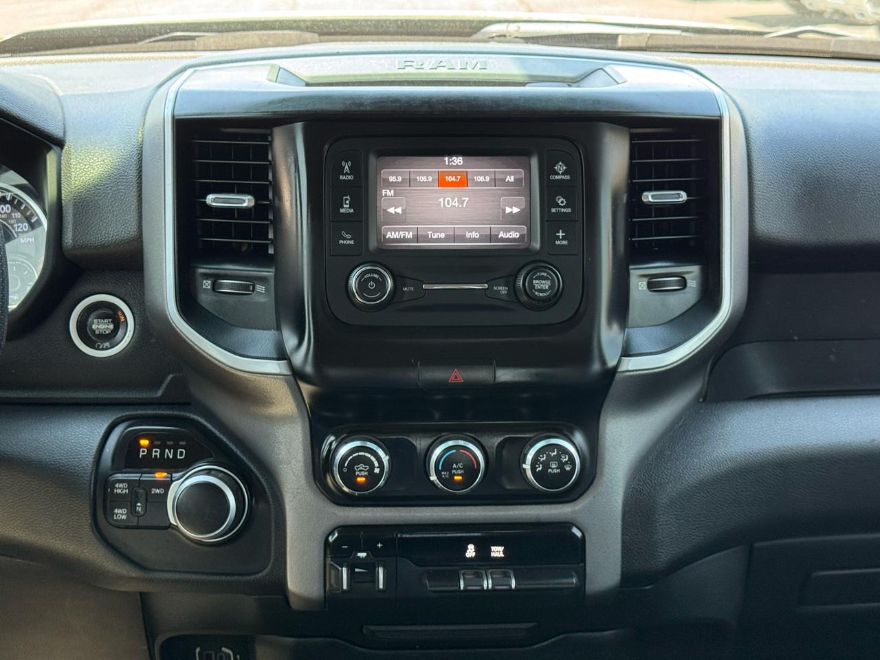 RAM 2500 Big Horn 4x4 Crew Cab 6'4" Box 2020