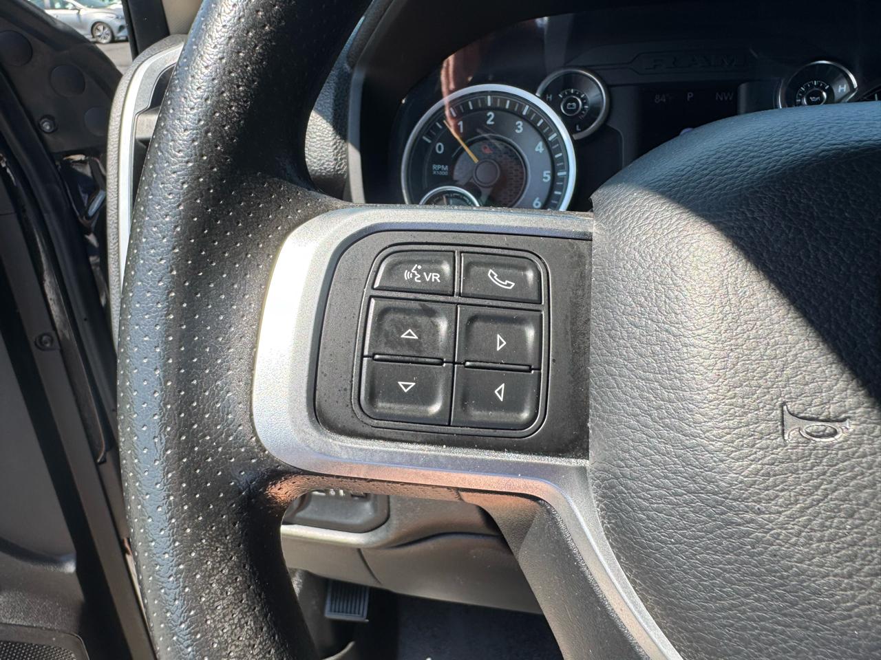 RAM 2500 Big Horn 4x4 Crew Cab 6'4" Box 2020