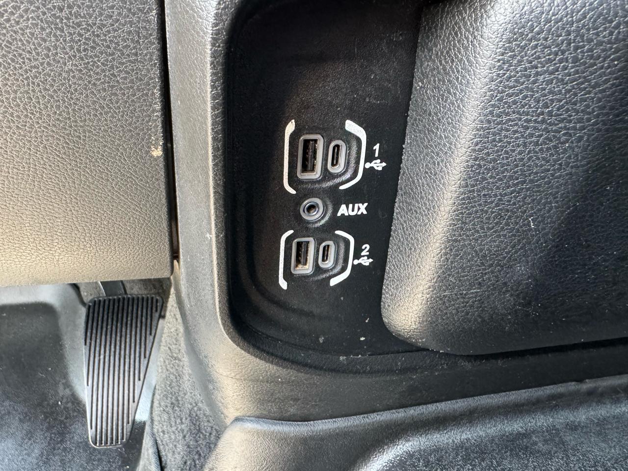 RAM 2500 Big Horn 4x4 Crew Cab 6'4" Box 2020