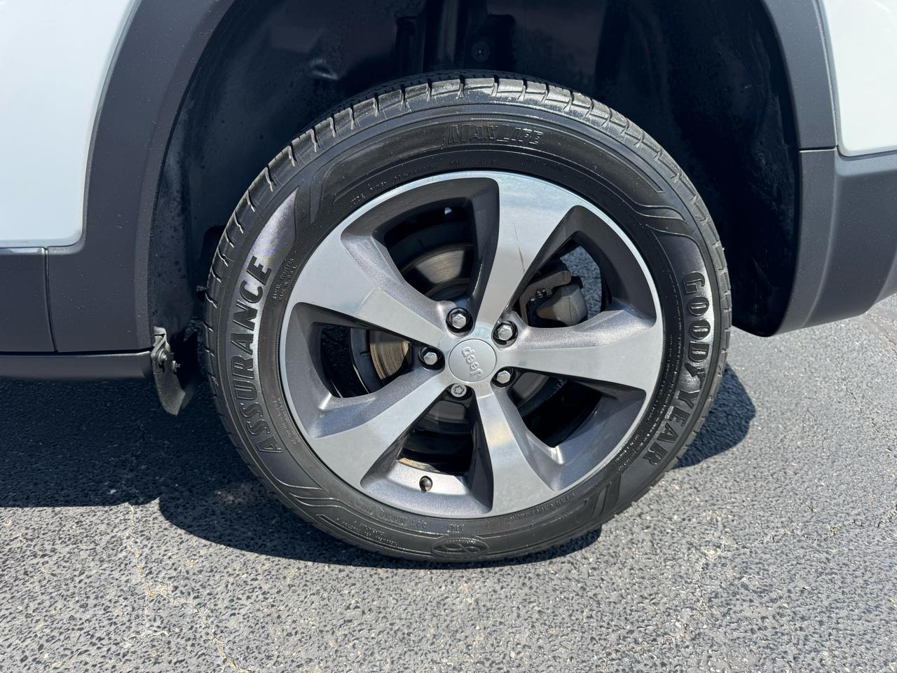 Jeep Cherokee Limited FWD 2019