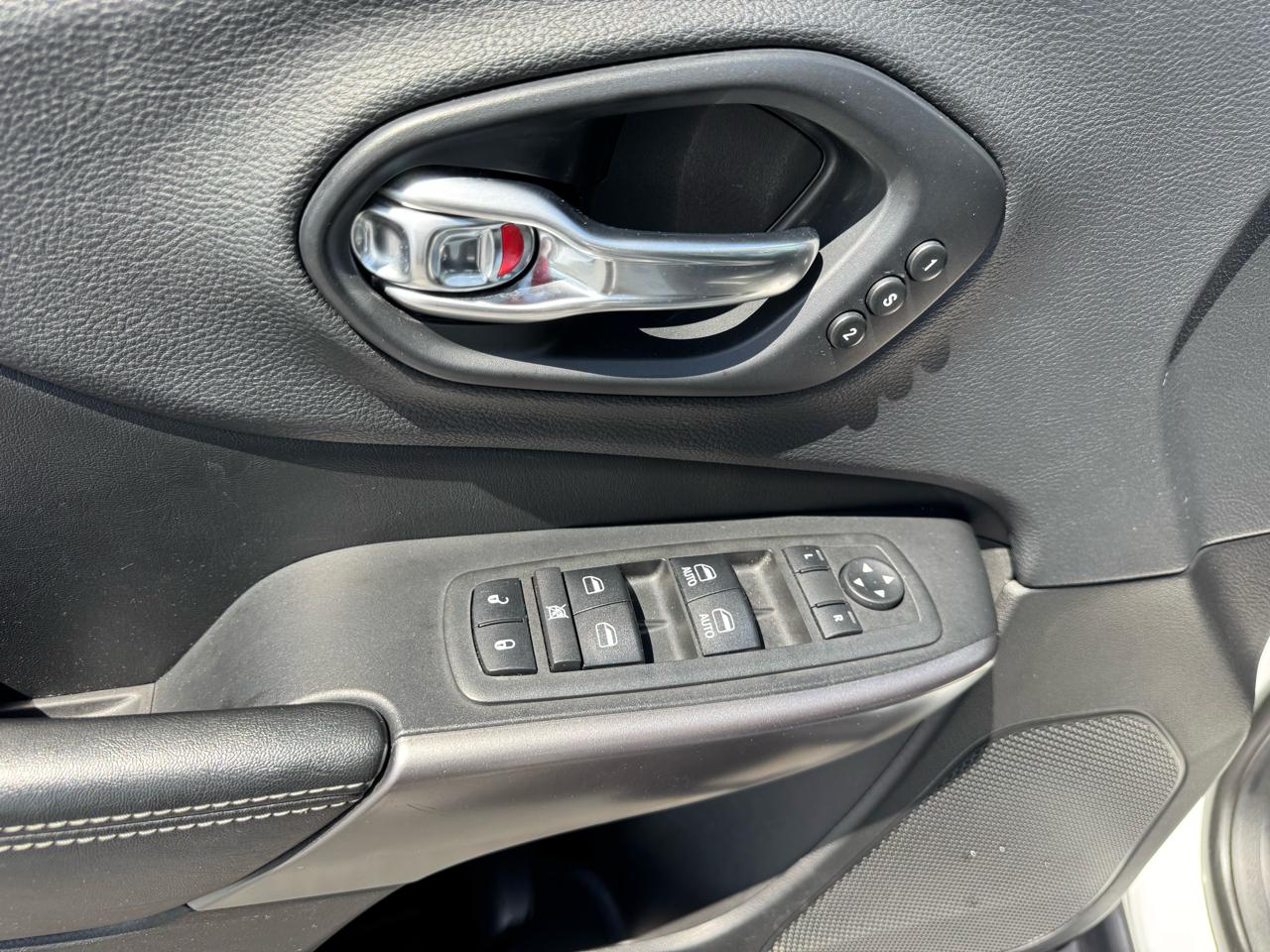 Jeep Cherokee Limited FWD 2019