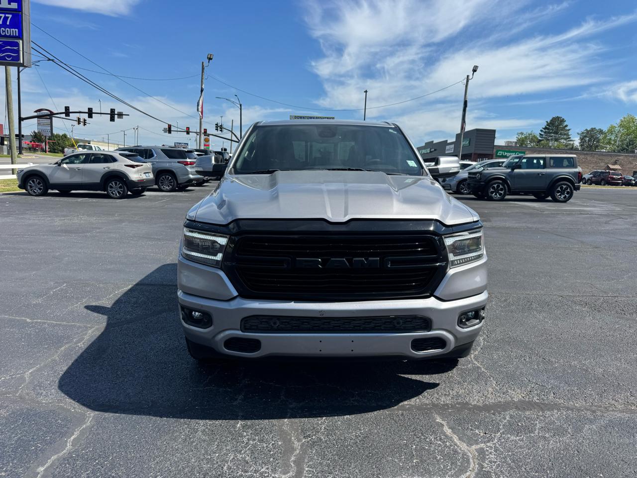 RAM 1500 Big Horn 4x4 Crew Cab 5'7" Box 2020