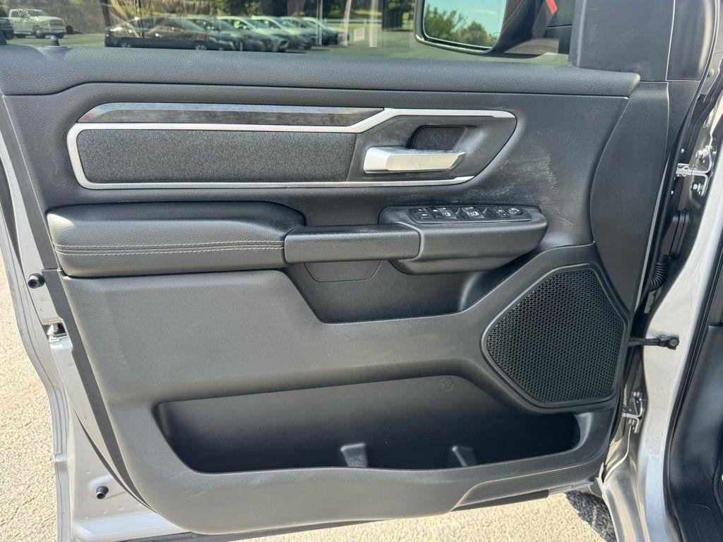 RAM 1500 Big Horn 4x4 Crew Cab 5'7" Box 2020