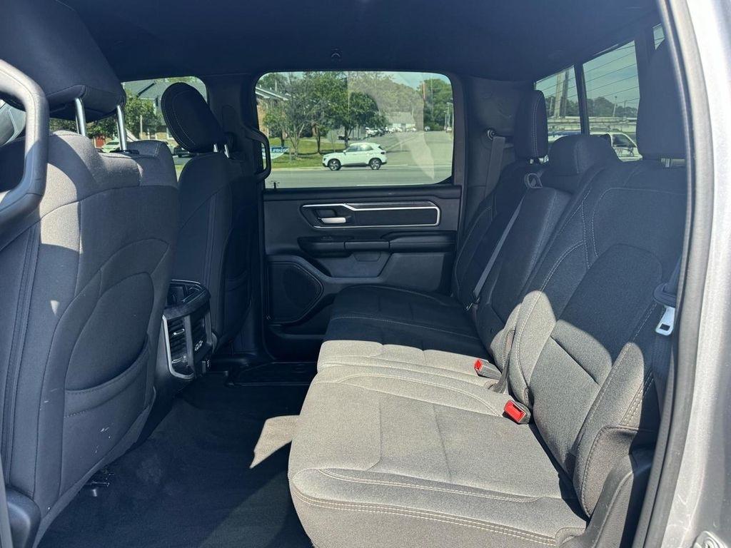 RAM 1500 Big Horn 4x4 Crew Cab 5'7" Box 2020
