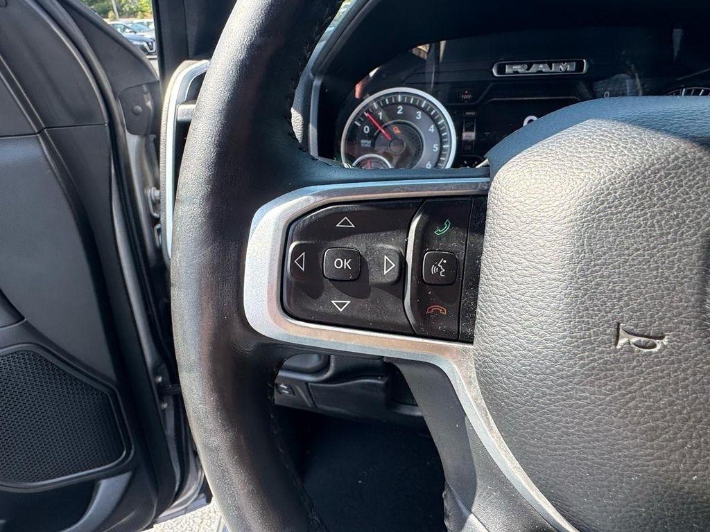 RAM 1500 Big Horn 4x4 Crew Cab 5'7" Box 2020