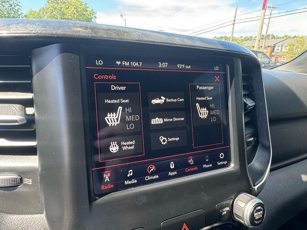 RAM 1500 Big Horn 4x4 Crew Cab 5'7" Box 2020