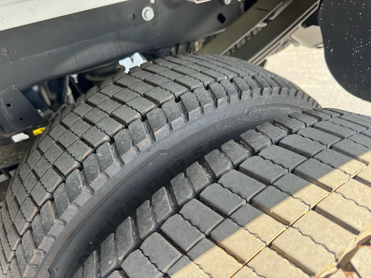 Ford Super Duty F-450 DRW Platinum 4WD Crew Cab 8' Box 2022