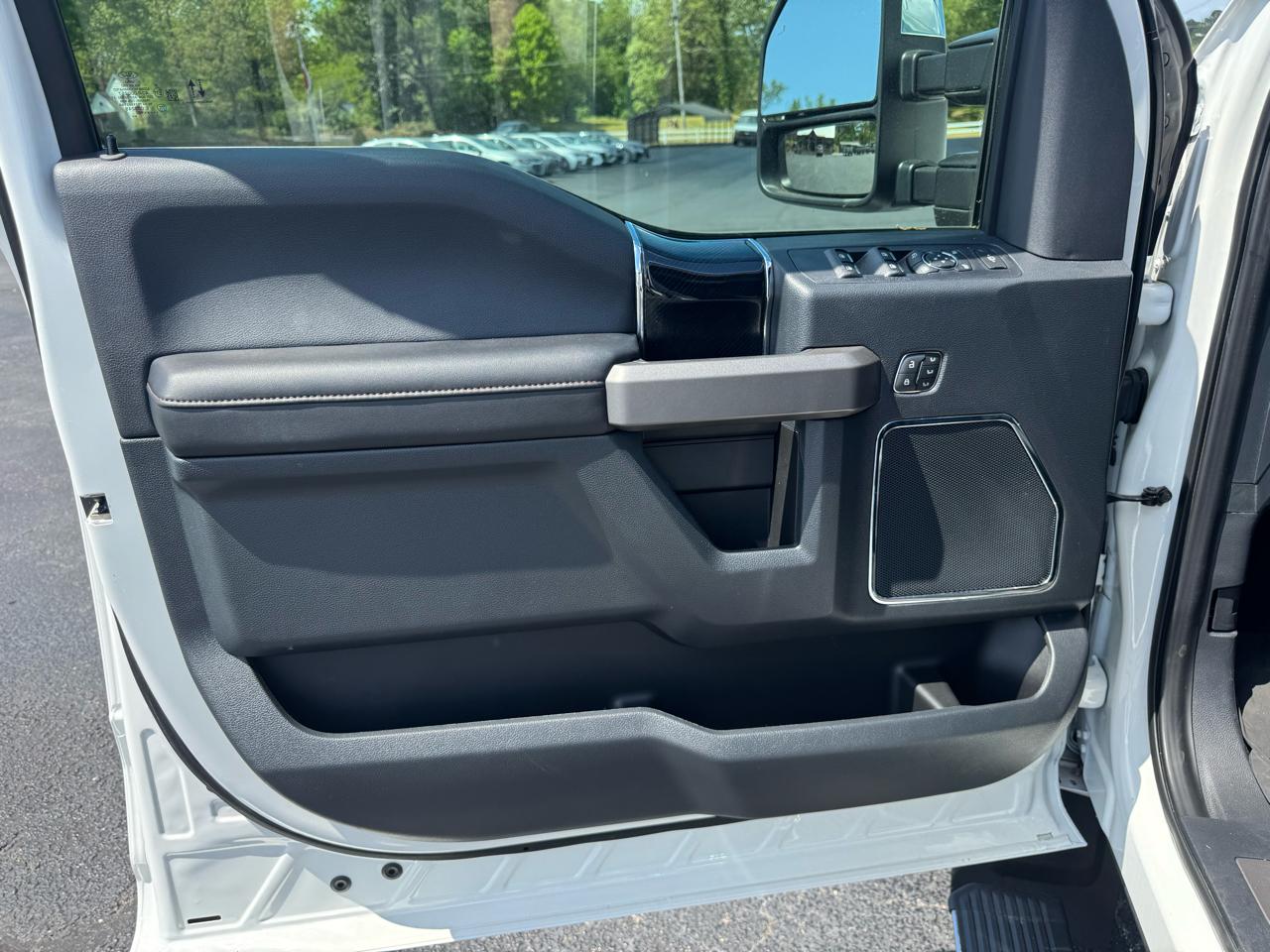 Ford Super Duty F-450 DRW Platinum 4WD Crew Cab 8' Box 2022