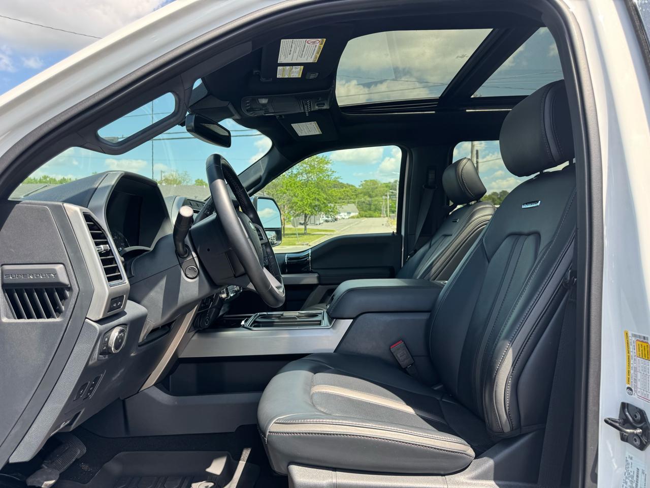 Ford Super Duty F-450 DRW Platinum 4WD Crew Cab 8' Box 2022