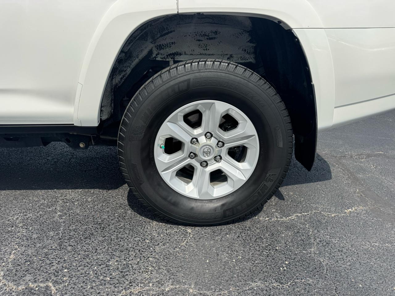 Toyota 4Runner RWD 4dr V6 SR5 Premium (Natl) 2016