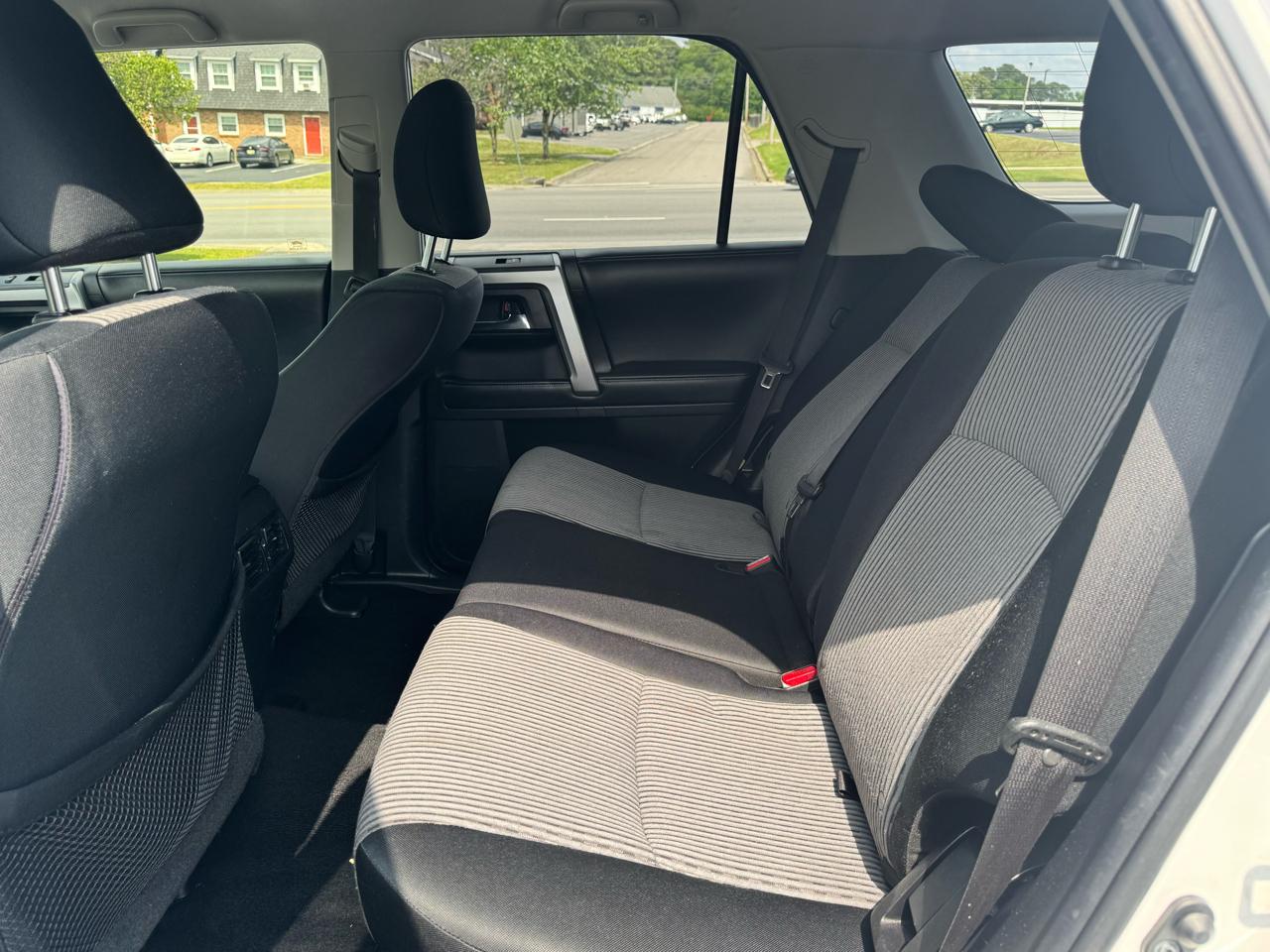 Toyota 4Runner RWD 4dr V6 SR5 Premium (Natl) 2016