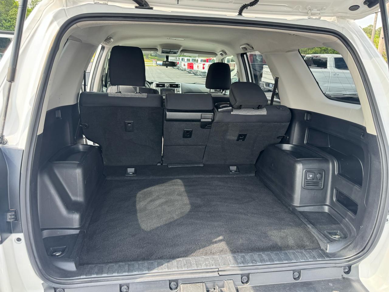 Toyota 4Runner RWD 4dr V6 SR5 Premium (Natl) 2016