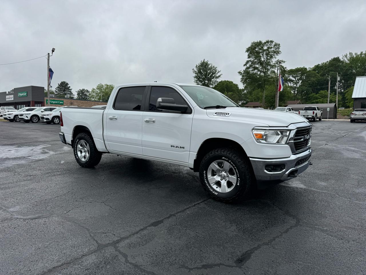 RAM 1500 Big Horn 4x4 Crew Cab 5'7" Box 2020