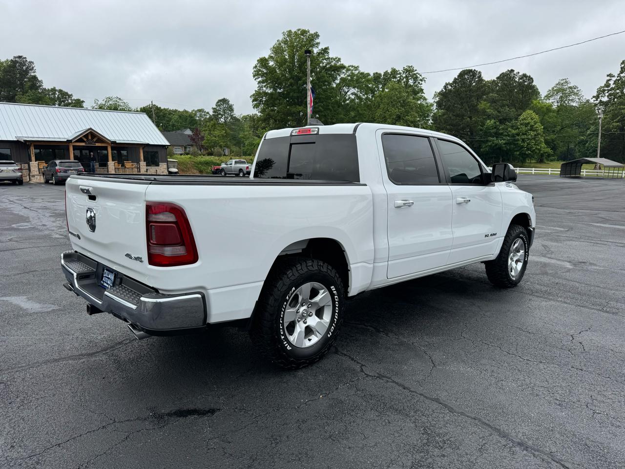 RAM 1500 Big Horn 4x4 Crew Cab 5'7" Box 2020