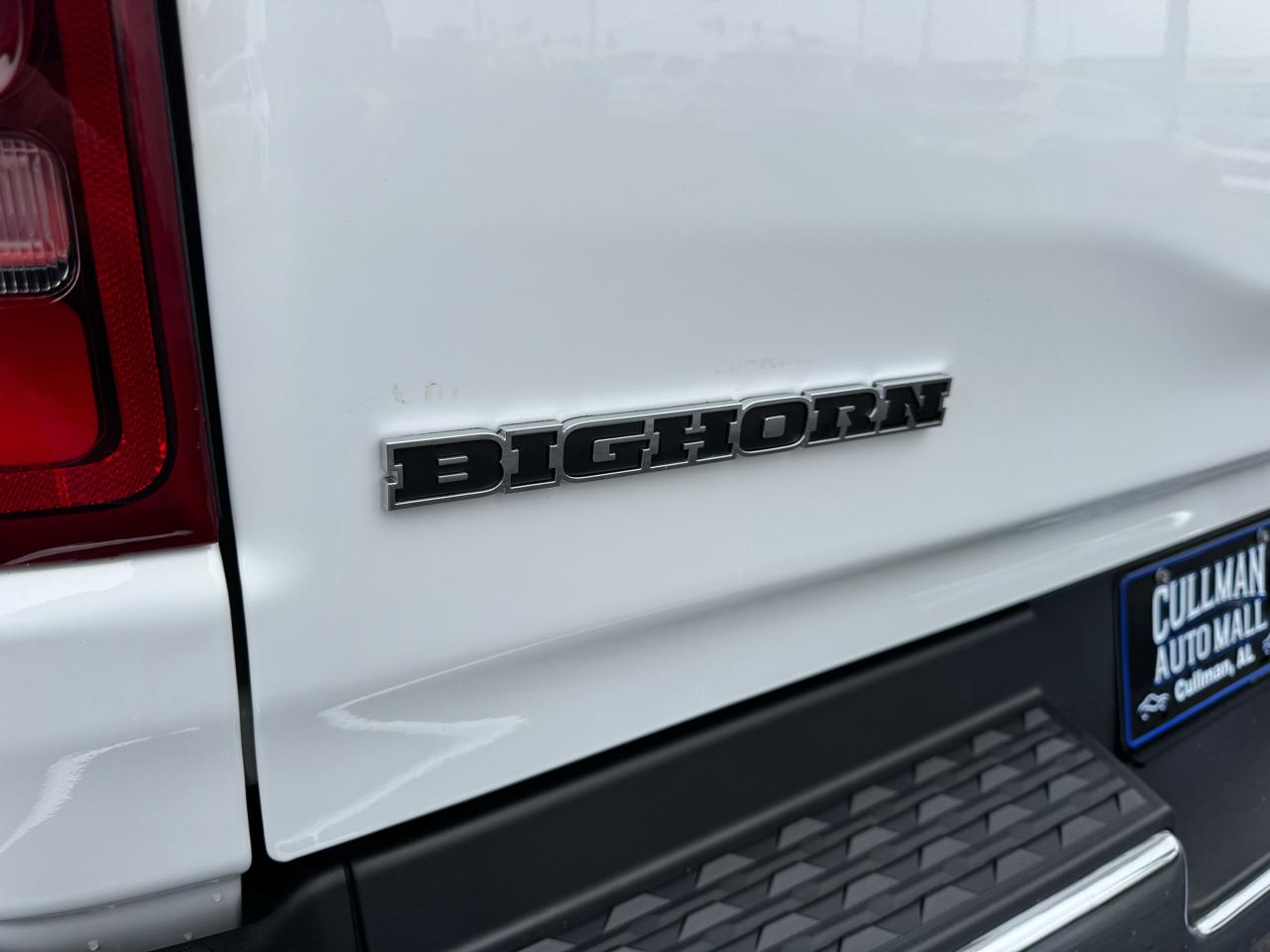 RAM 1500 Big Horn 4x4 Crew Cab 5'7" Box 2020