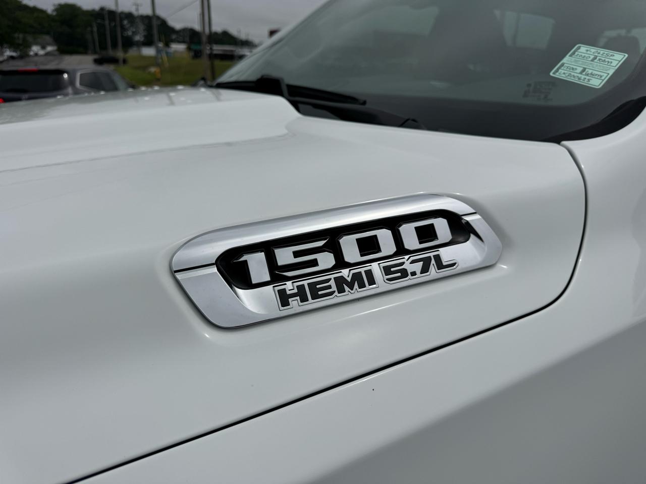 RAM 1500 Big Horn 4x4 Crew Cab 5'7" Box 2020