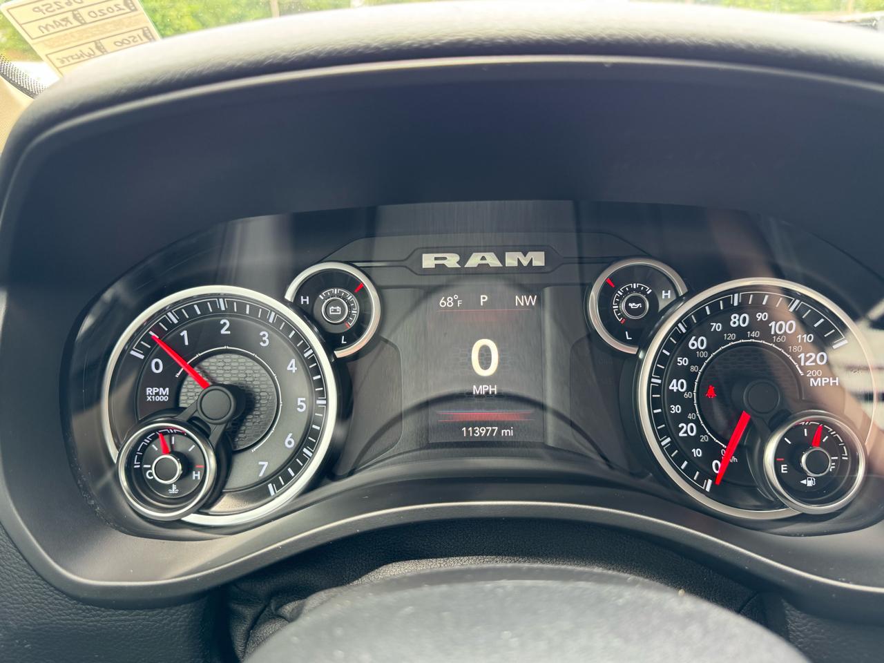 RAM 1500 Big Horn 4x4 Crew Cab 5'7" Box 2020