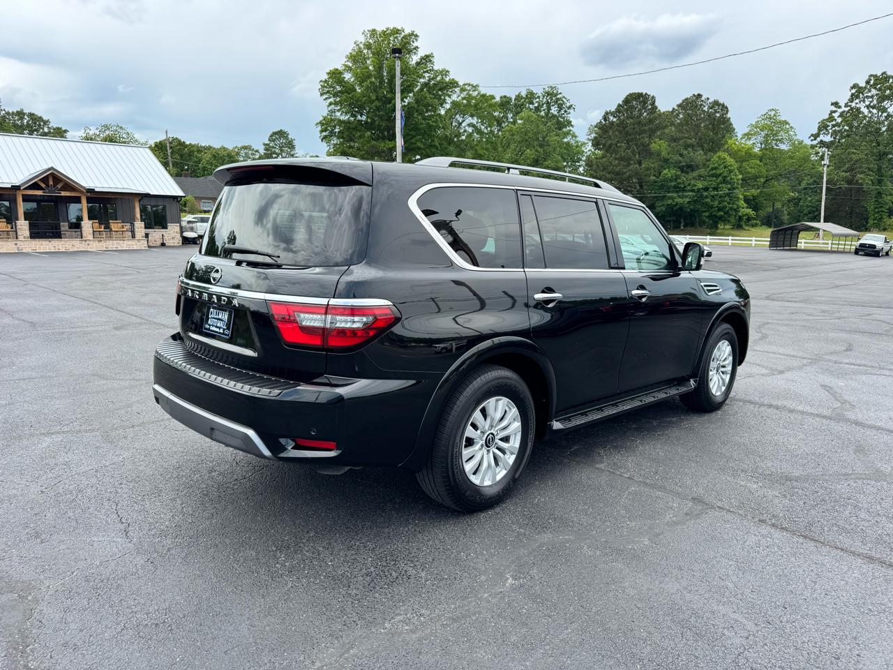 Nissan Armada 4x2 SV 2023