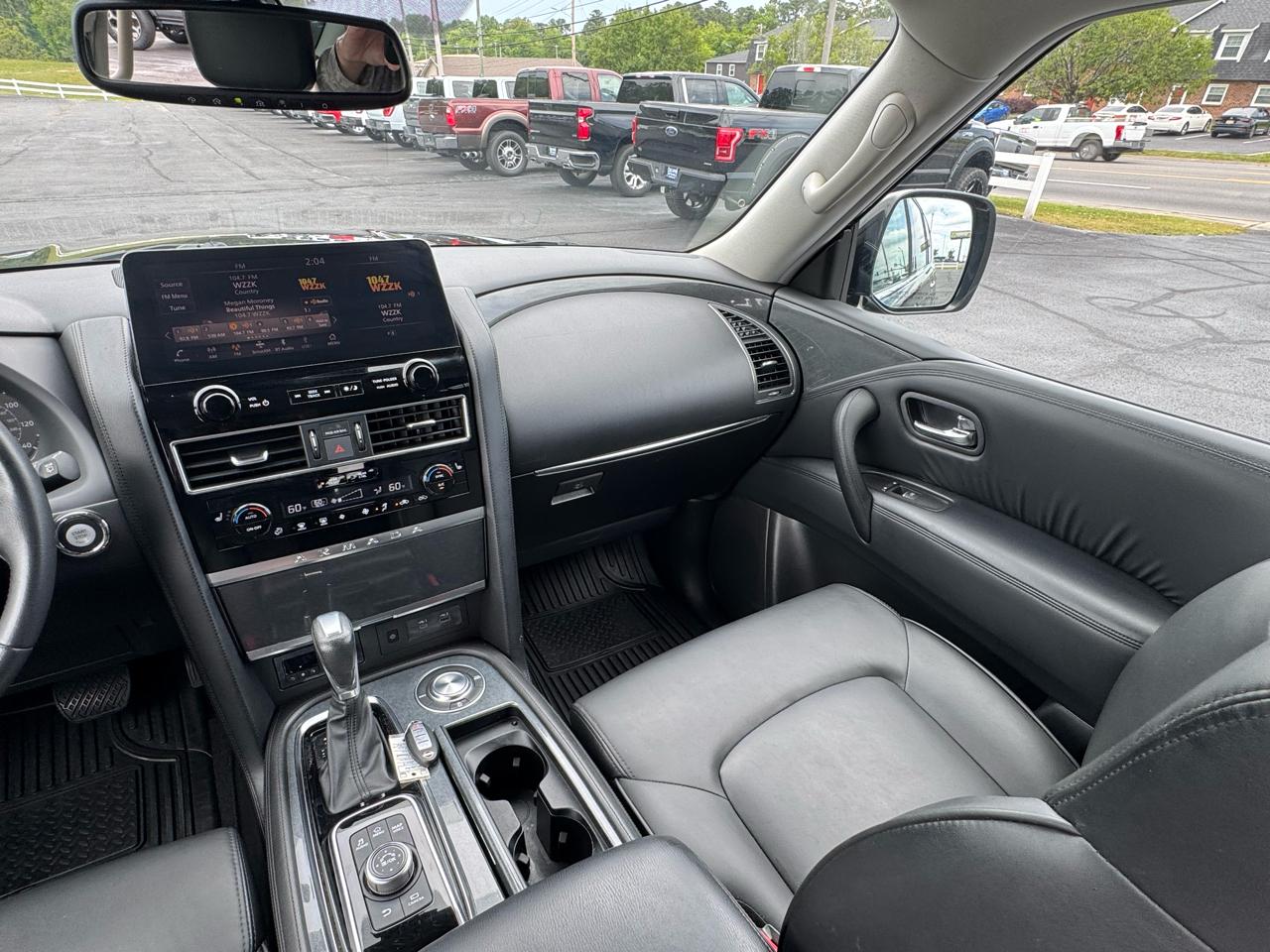 Nissan Armada 4x2 SV 2023