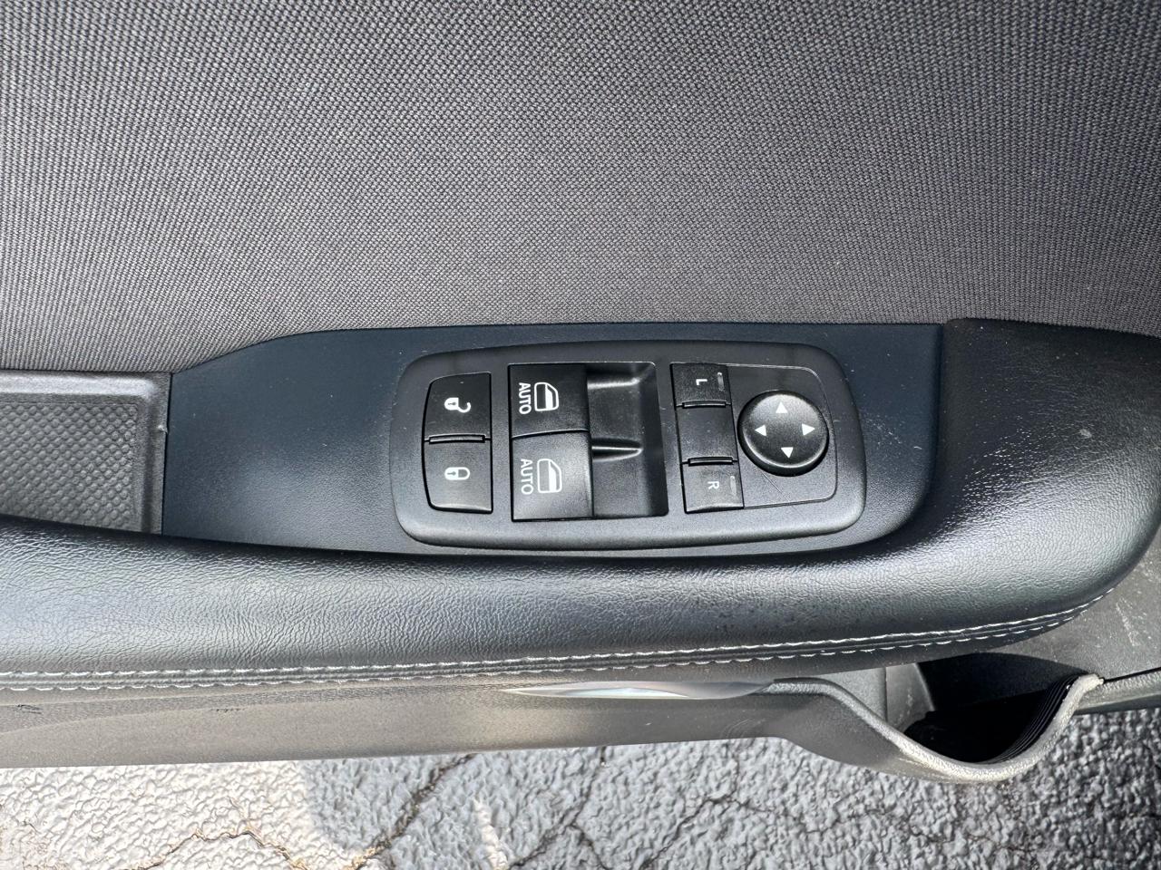 Dodge Challenger 2dr Cpe SXT 2016