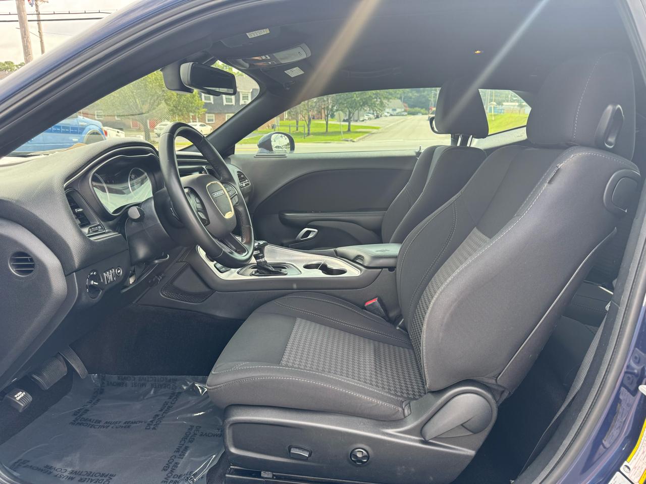 Dodge Challenger 2dr Cpe SXT 2016