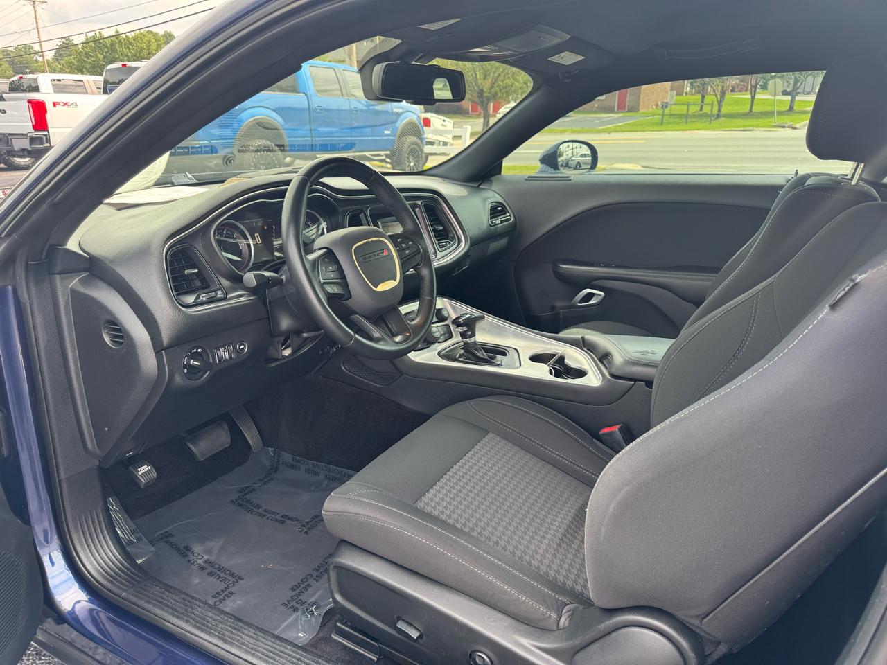 Dodge Challenger 2dr Cpe SXT 2016