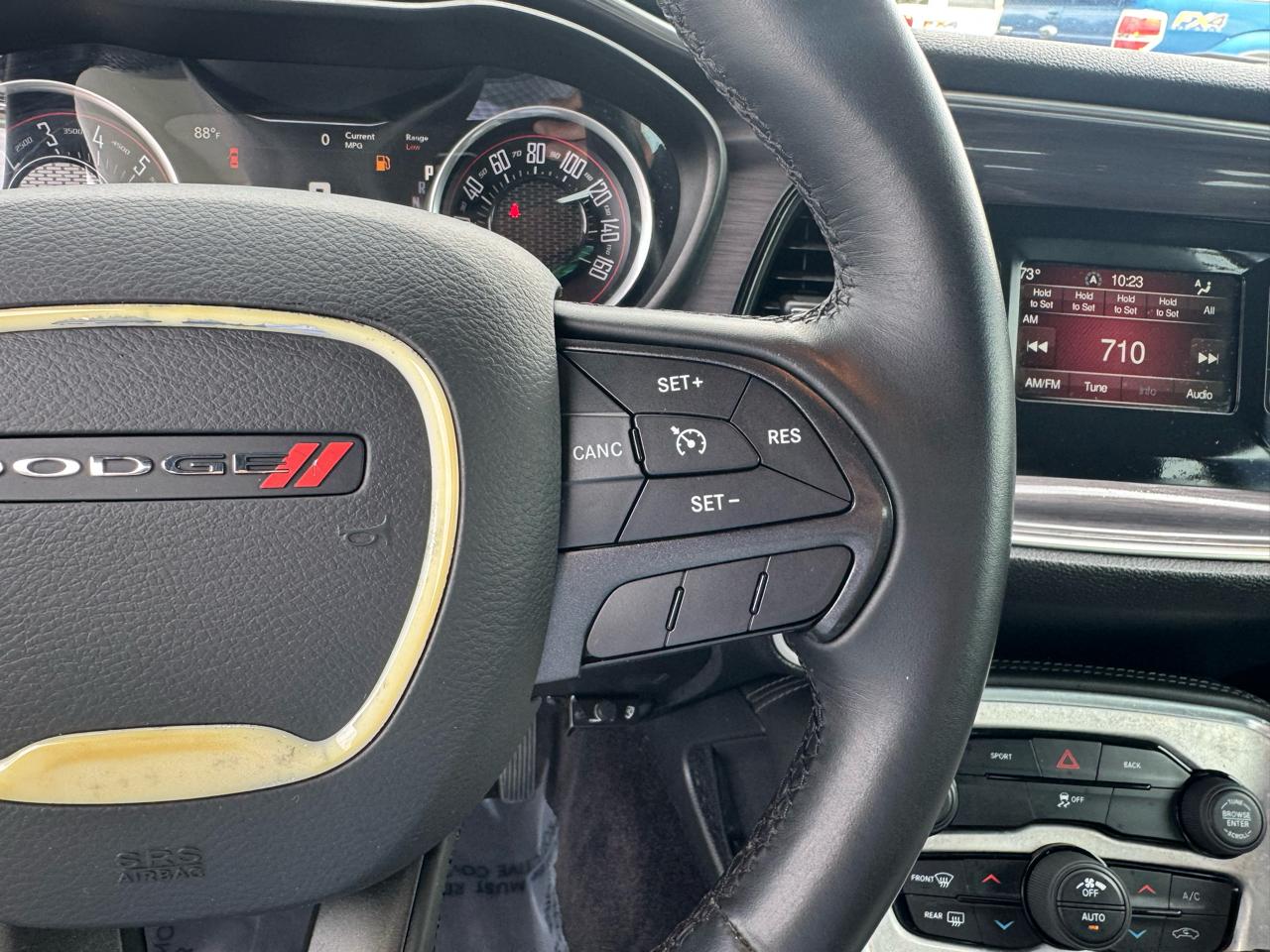 Dodge Challenger 2dr Cpe SXT 2016