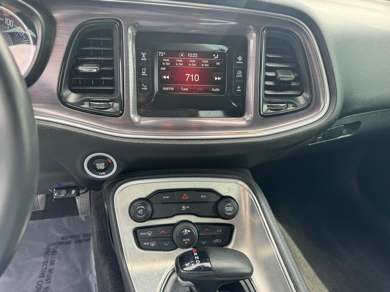 Dodge Challenger 2dr Cpe SXT 2016