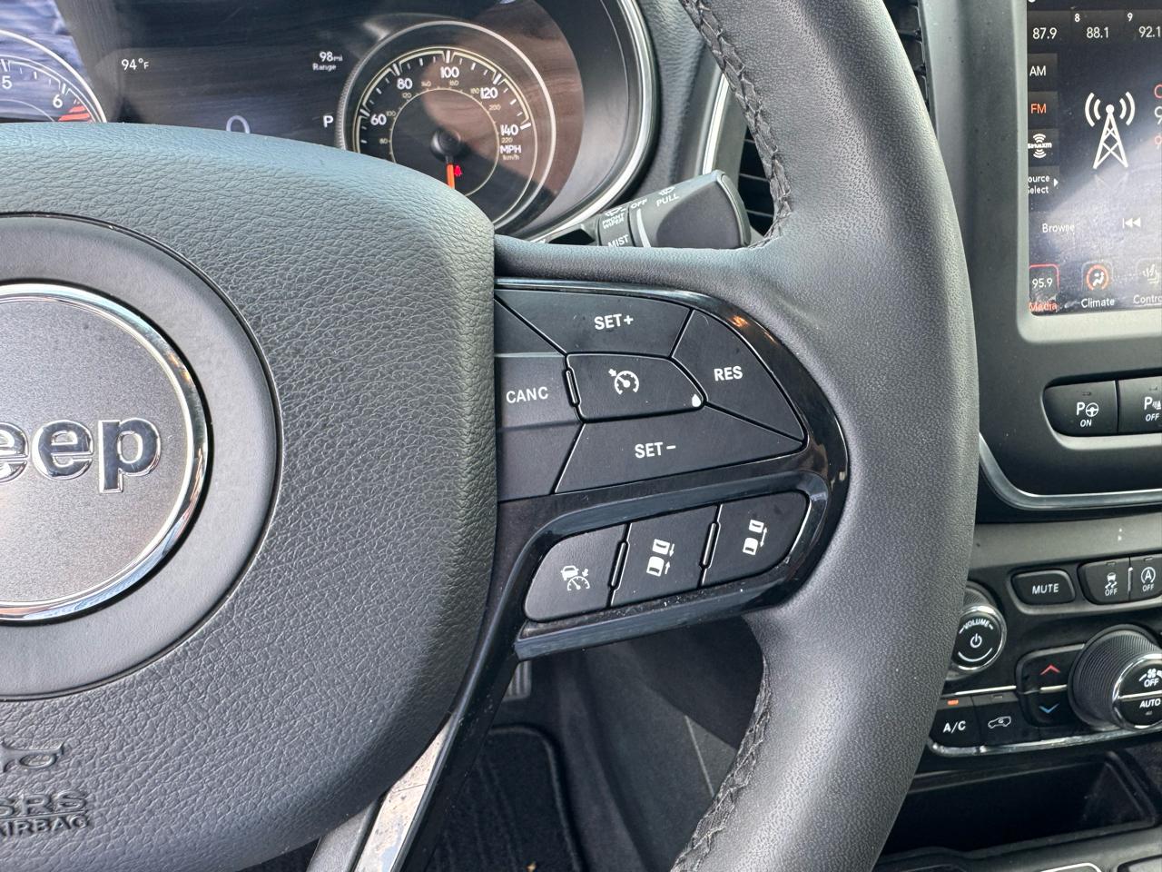 Jeep Cherokee Altitude Lux 4x4 2023