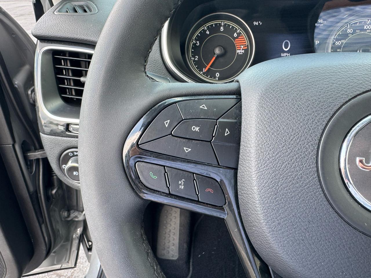 Jeep Cherokee Altitude Lux 4x4 2023