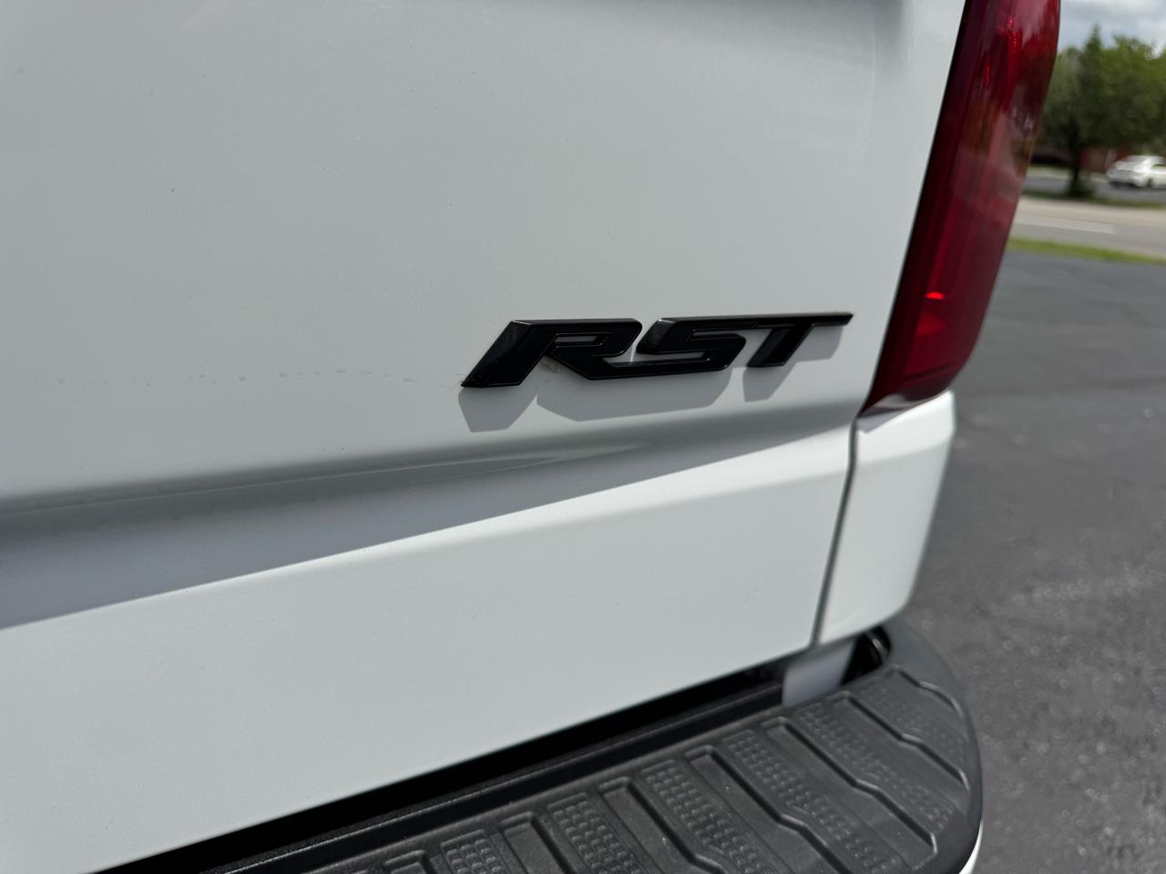 Chevrolet Silverado 1500 4WD Crew Cab 147" RST 2021