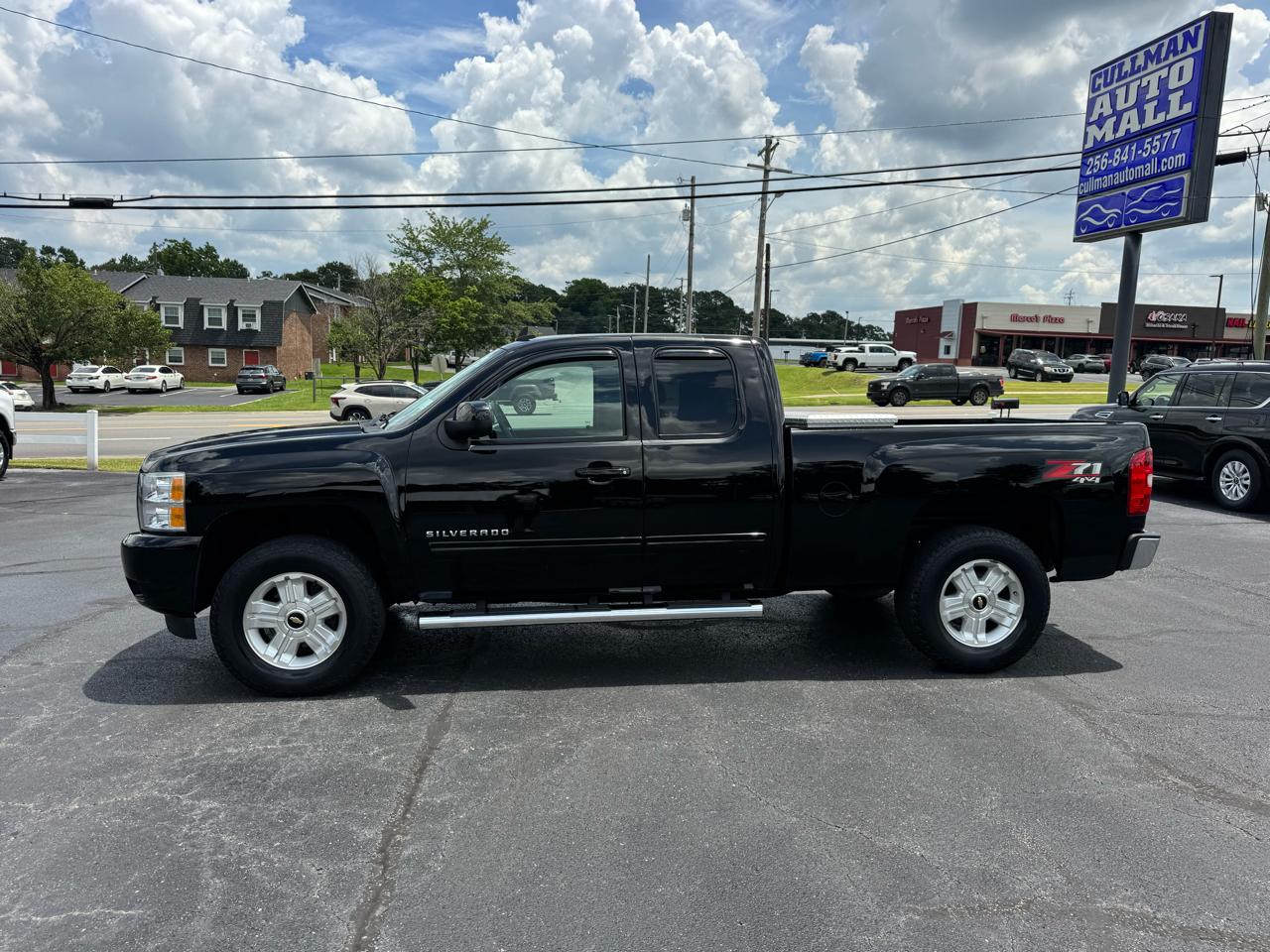 Chevrolet Silverado 1500 4WD Ext Cab 143.5" LT 2011