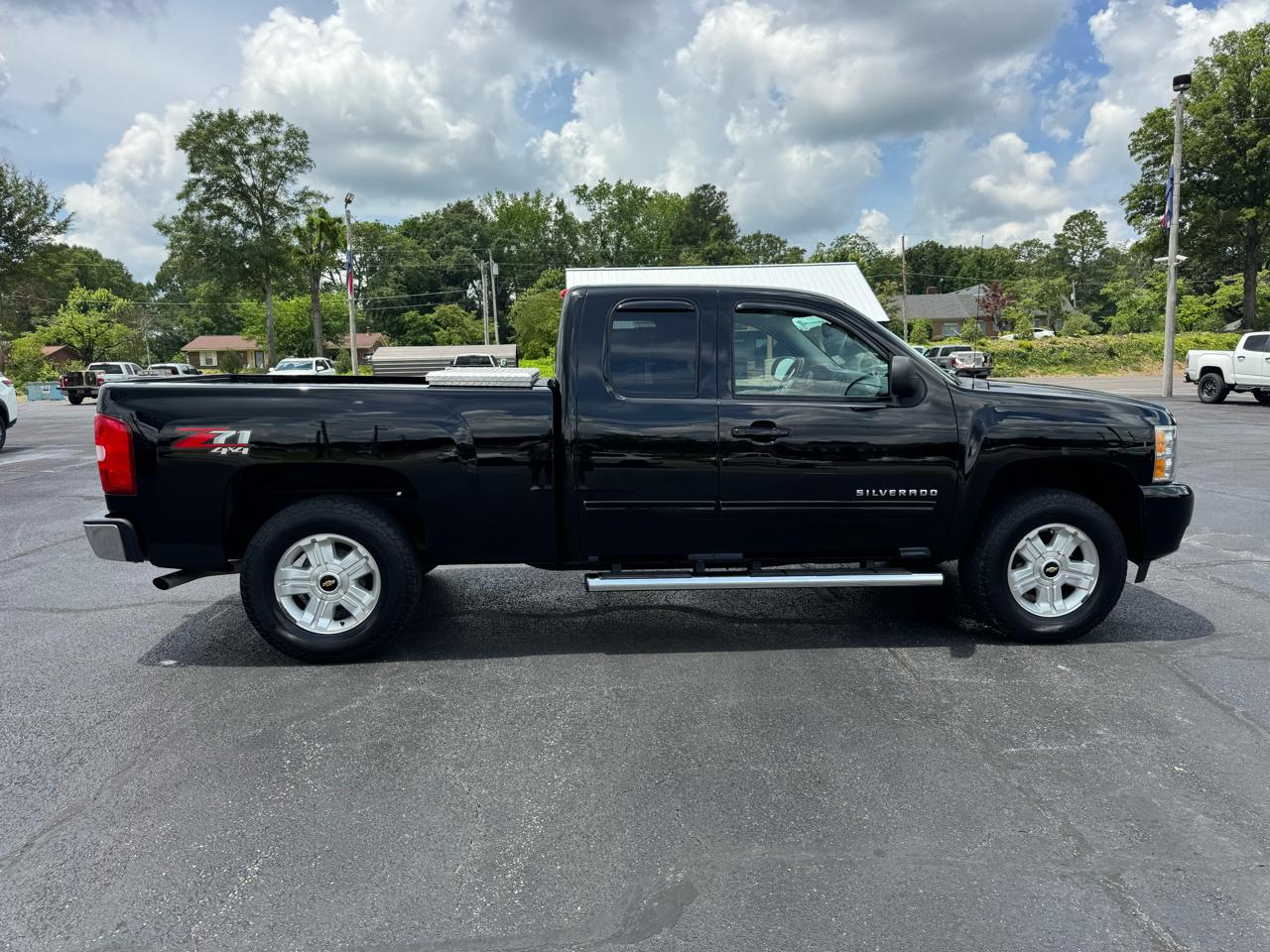 Chevrolet Silverado 1500 4WD Ext Cab 143.5" LT 2011