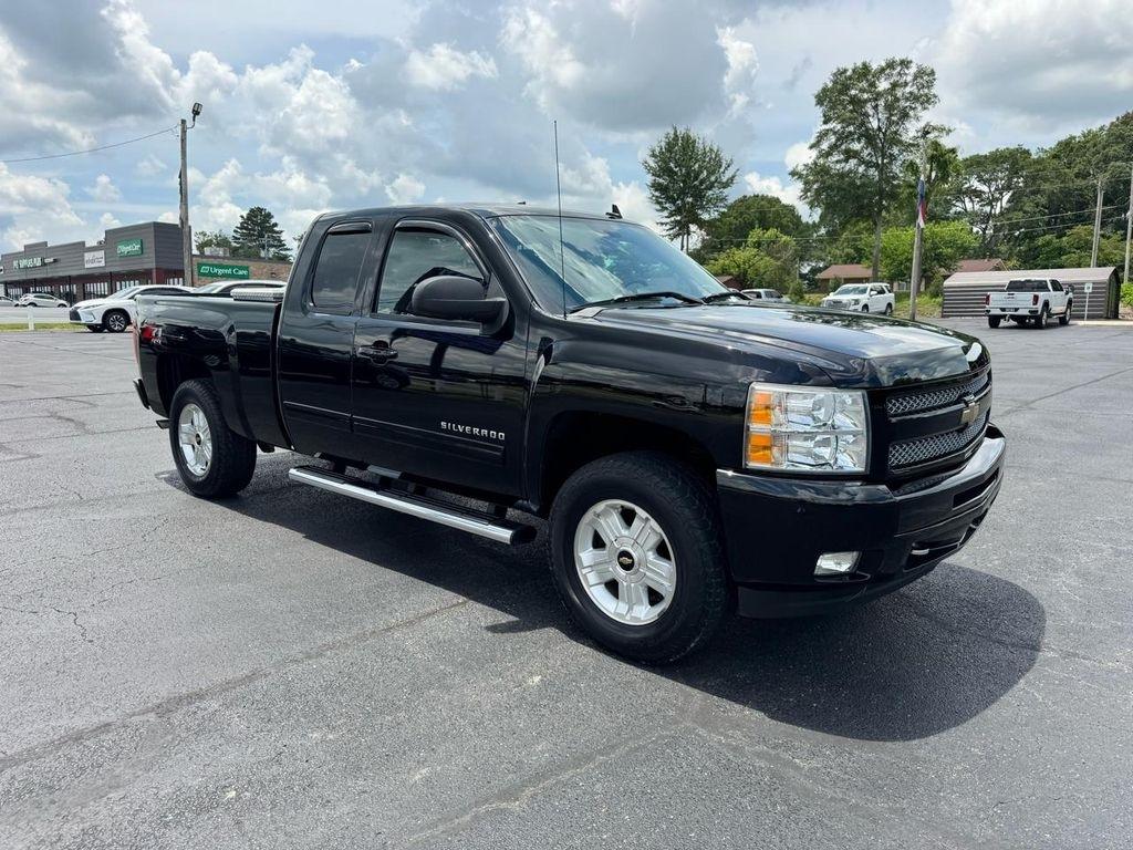 Chevrolet Silverado 1500 4WD Ext Cab 143.5" LT 2011