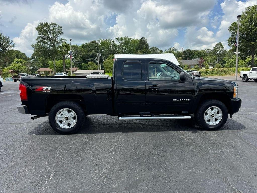 Chevrolet Silverado 1500 4WD Ext Cab 143.5" LT 2011