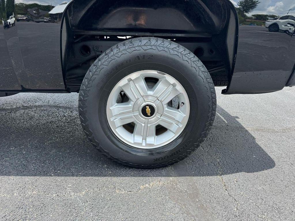 Chevrolet Silverado 1500 4WD Ext Cab 143.5" LT 2011