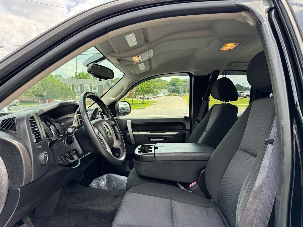 Chevrolet Silverado 1500 4WD Ext Cab 143.5" LT 2011