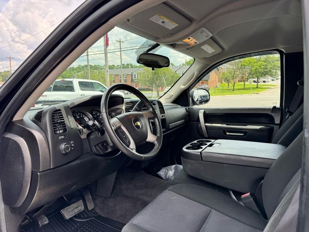 Chevrolet Silverado 1500 4WD Ext Cab 143.5" LT 2011
