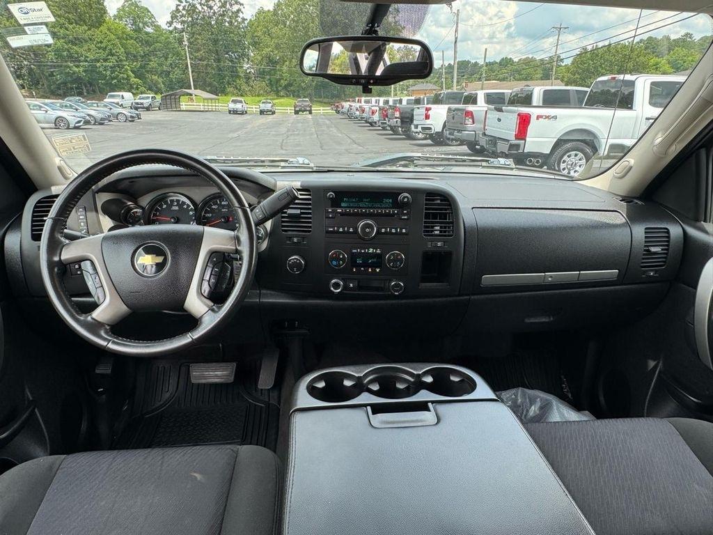 Chevrolet Silverado 1500 4WD Ext Cab 143.5" LT 2011