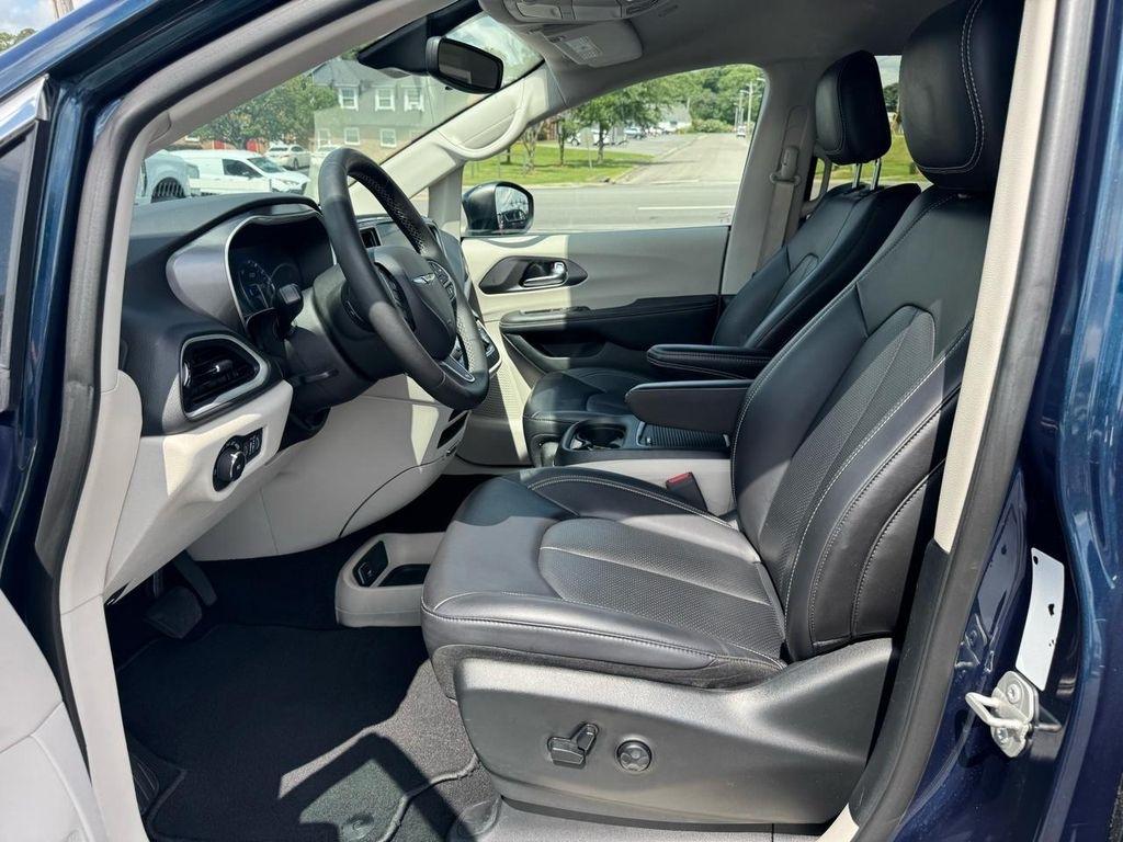 Chrysler Pacifica Touring L FWD 2023