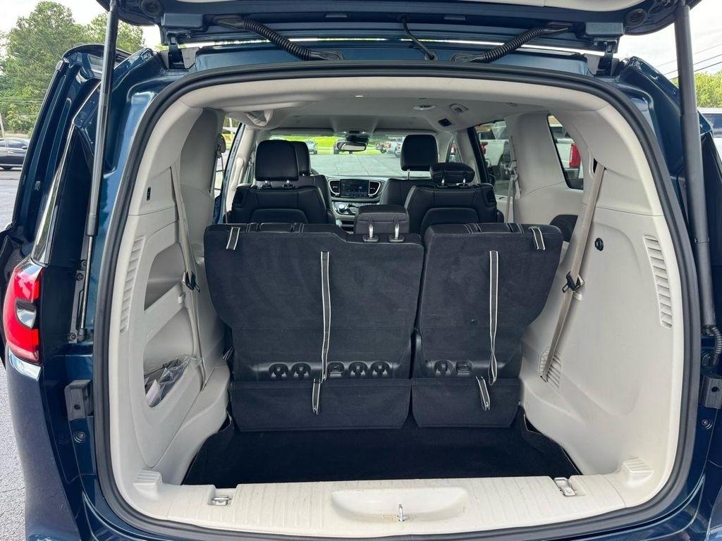 Chrysler Pacifica Touring L FWD 2023