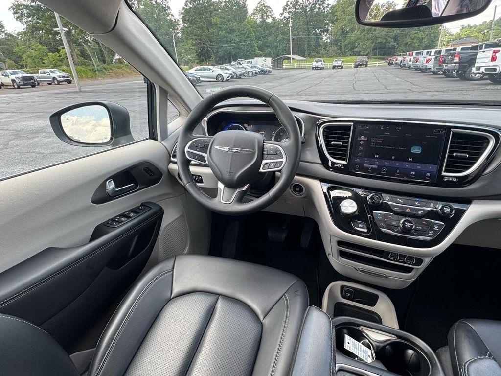 Chrysler Pacifica Touring L FWD 2023