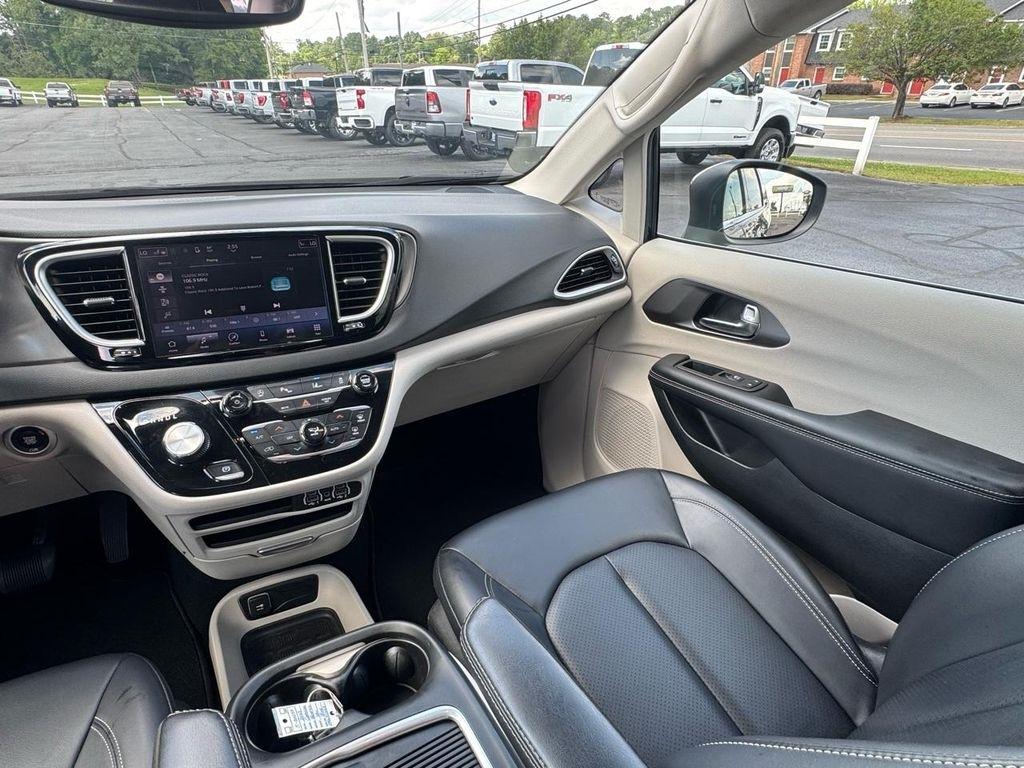 Chrysler Pacifica Touring L FWD 2023