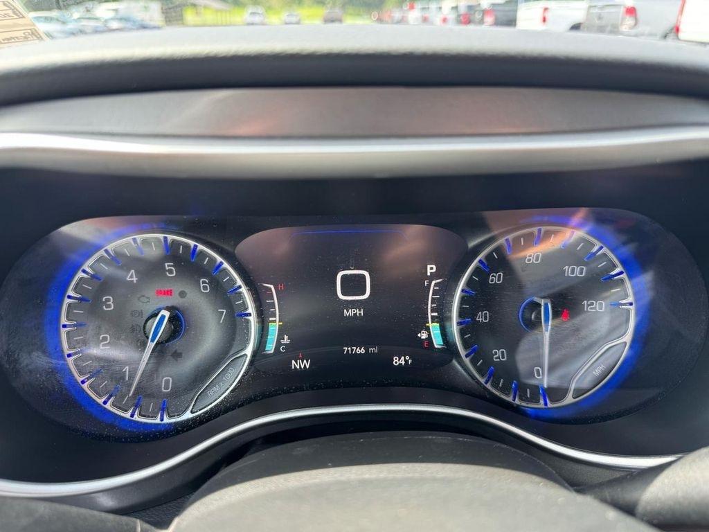 Chrysler Pacifica Touring L FWD 2023