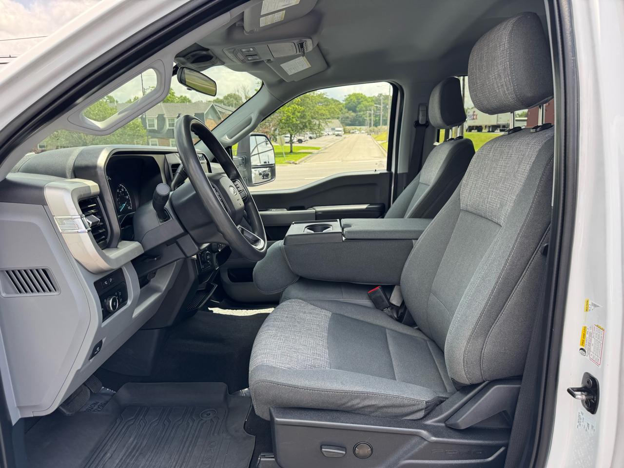 Ford Super Duty F-250 SRW King Ranch 4WD Crew Cab 8' Box 2024