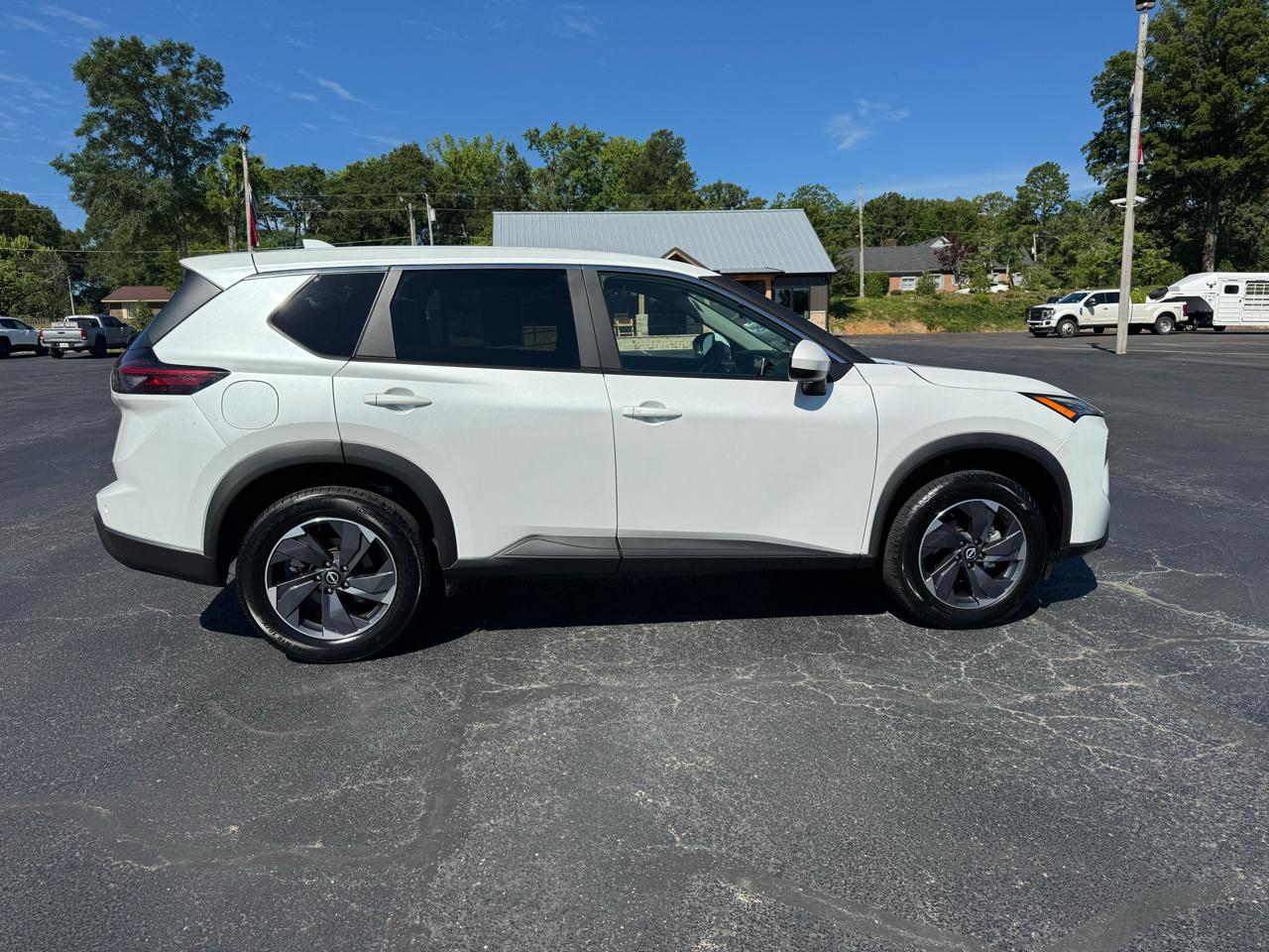 Nissan Rogue FWD SV 2024