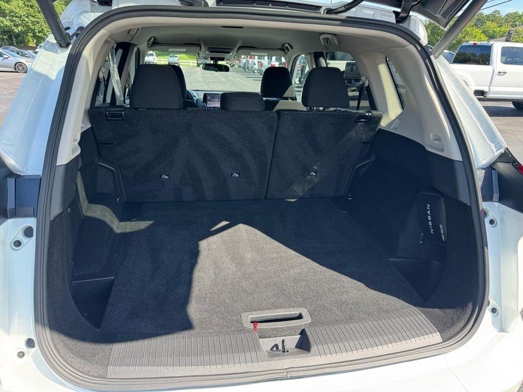 Nissan Rogue FWD SV 2024