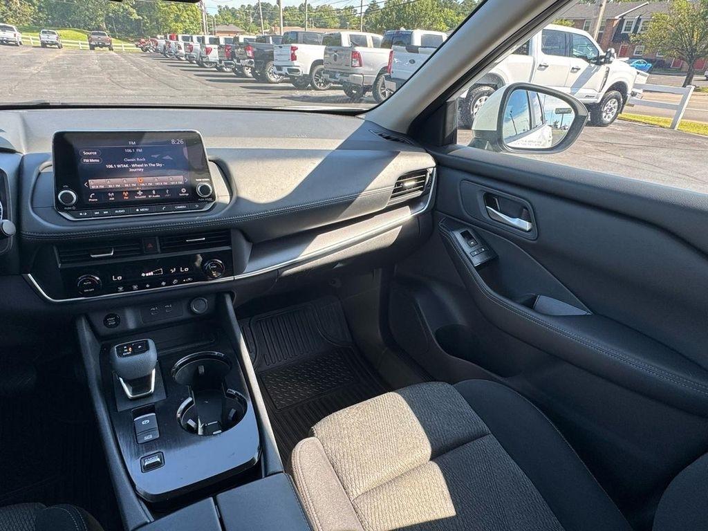 Nissan Rogue FWD SV 2024